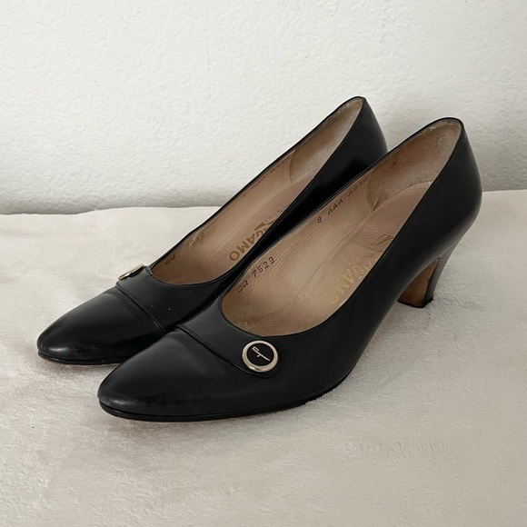 Vintage Salvatore Ferragamo kitten heels - Picture 1 of 6